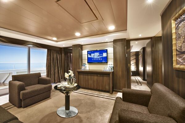 suita executive & family yacht club (YC2)