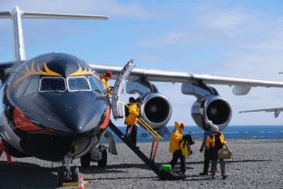 Antarctic Express: Lot na Południe, Rejs na Północ