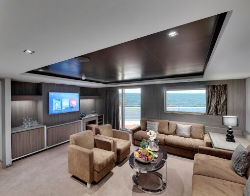 suita royal Yacht Club