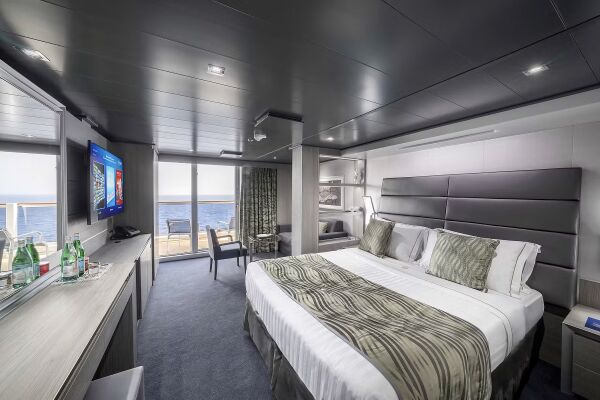Apartament typu Royal Duplex w MSC Yacht Club z wanną z hydromasażem (powierzchnia 53 m² – balkon 11 m² – pokłady 16)